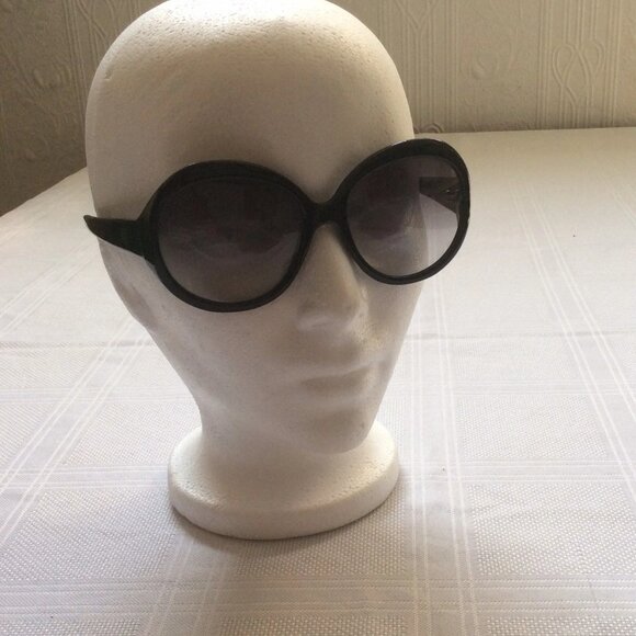 Early 2000 Givenchy large black sunglasses, like Audrey Hepburn's - Picture 1 of 4